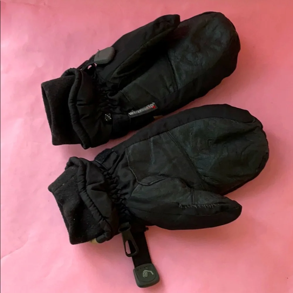 Vintage leather/waterproof material mittens